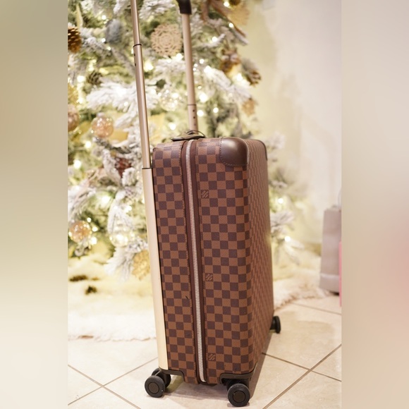 Authentic Louis Vuitton Horizon 55 Used - Picture 2 of 4